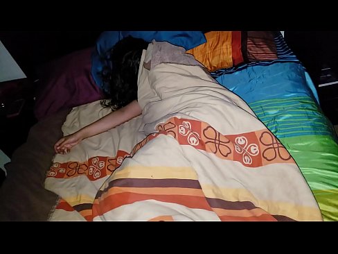 ❤️ Semeordea bere amaorde gazteari errieta egiten dio lo egiten duen bitartean. ❤ Super pornoa gugan ❌