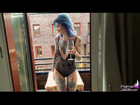 ❤️ Neska Ikaragarria trago batez zurrupatzen eta zeru zabalean sutsuki izorratzen ❤ Super pornoa gugan ❌